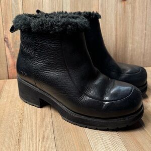 UGG 5361 Brooklyn Waterproof Leather Shearling Lined Lug Sole Ankle Boots Size 7